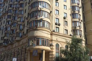 Вул. Золотоустівська: стіна у спальні фото